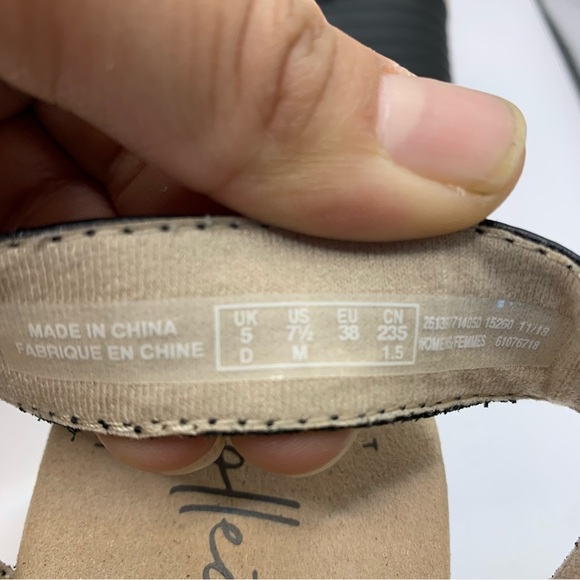 Clarks Women's Valarie Rally Mary Jane Pump Black Leather size 7.5M 031524 - Picture 10 of 10